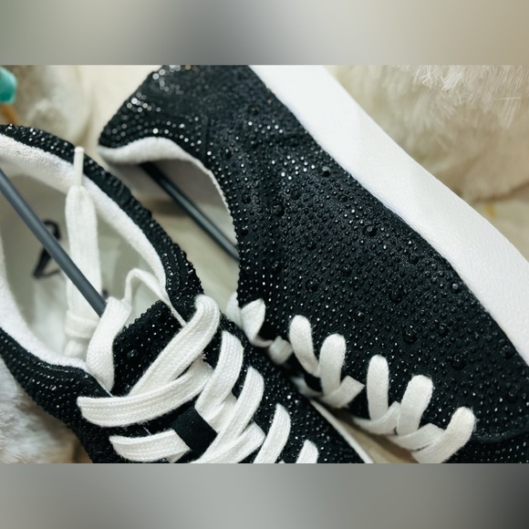 Black Very G Rhinestone Sneakers - various sizes with boxes - Giftable ! - Picture 3 of 9